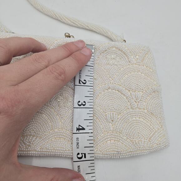 Vintage White Fully Beaded Clutch Purse 1960’s Voguemont Kisslock Bridal - Picture 8 of 8